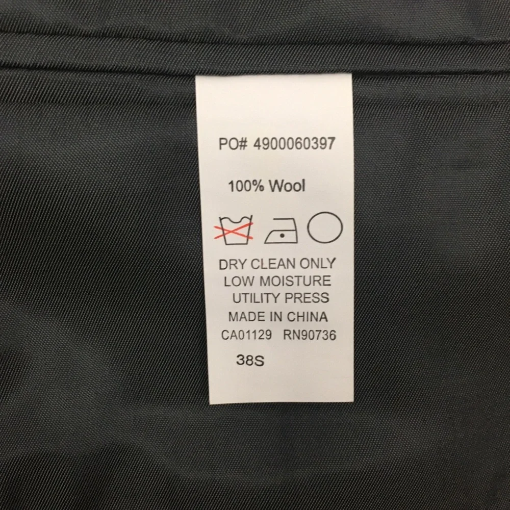 Calvin Klein 38s mens suit gray stripes 100% wool 2 piece new 2 button ea0143